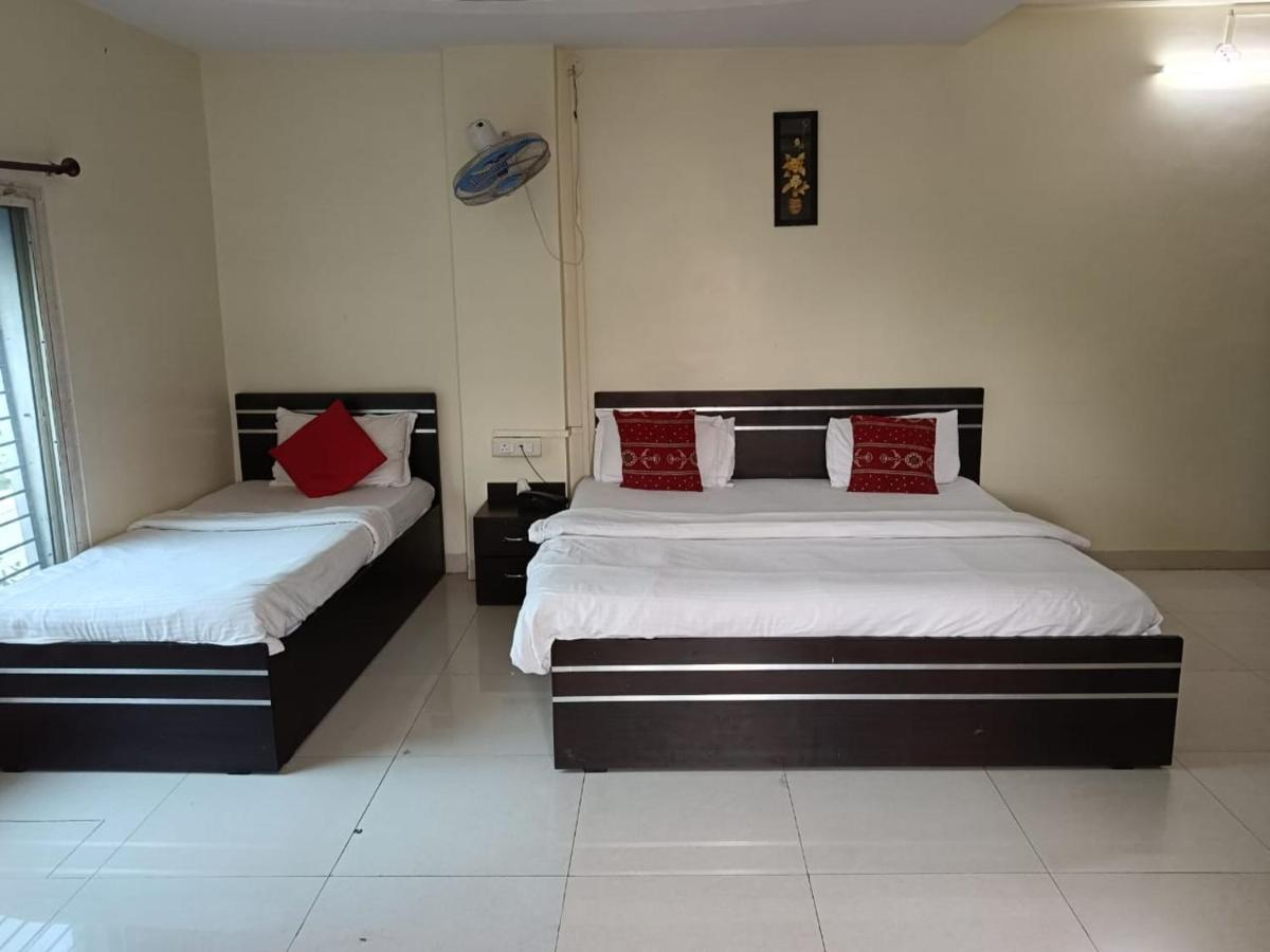 Hotel Mahati Индаур Экстерьер фото